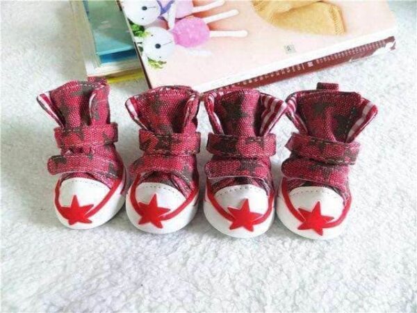 Bouledogue Avenue Pour Bouli Rouge / 2 Chaussures type Converse en Jean