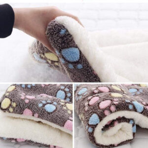 Bouledogue Avenue Dog Beds Grand Coussin Moelleux en Flanelle - 91 x 70 cm
