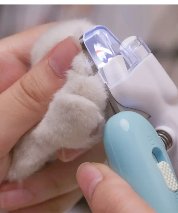 Coupe-Griffes pour Chien avec Éclairage LED Intégré - Bouledogue Avenue https://bouledogueavenue.com/wp-content/uploads/2026/08/Sdd1c812f3623468b8c6419d8ac43148bZ.webp