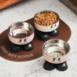 Gamelle Surélevée Inox pour Chien et Chat - Anti-Renversement - Bouledogue Avenue https://bouledogueavenue.com/wp-content/uploads/2026/08/S7516a528fc434c3db9d221ca0e07a4c25.webp