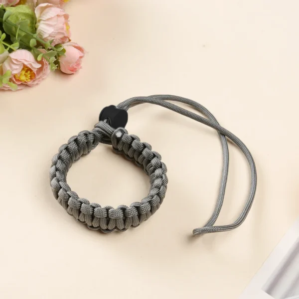 Laisse Mains Libres Anti-Chute avec Bracelet Poignet - Bouledogue Avenue https://bouledogueavenue.com/wp-content/uploads/2026/08/Sa9208e3656a04484846faa61199d77efc.webp