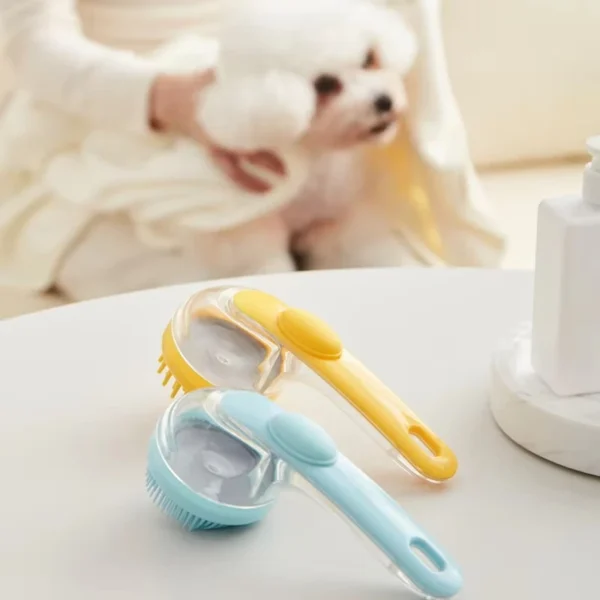 Brosse de Bain en Silicone à Poignée Longue pour Chien - Bouledogue Avenue https://bouledogueavenue.com/wp-content/uploads/2026/08/Sbcab2d9f63b0480997ebf40799563cdfa.webp